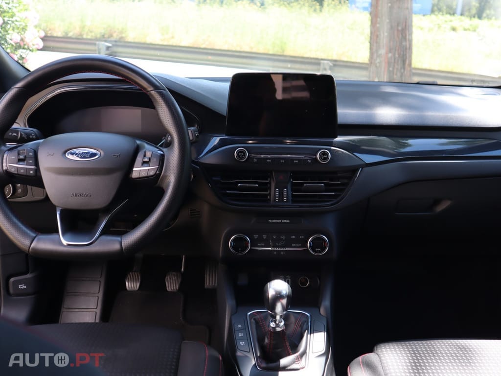 Ford Focus 1.0 EcoBoost MHEV ST-Line