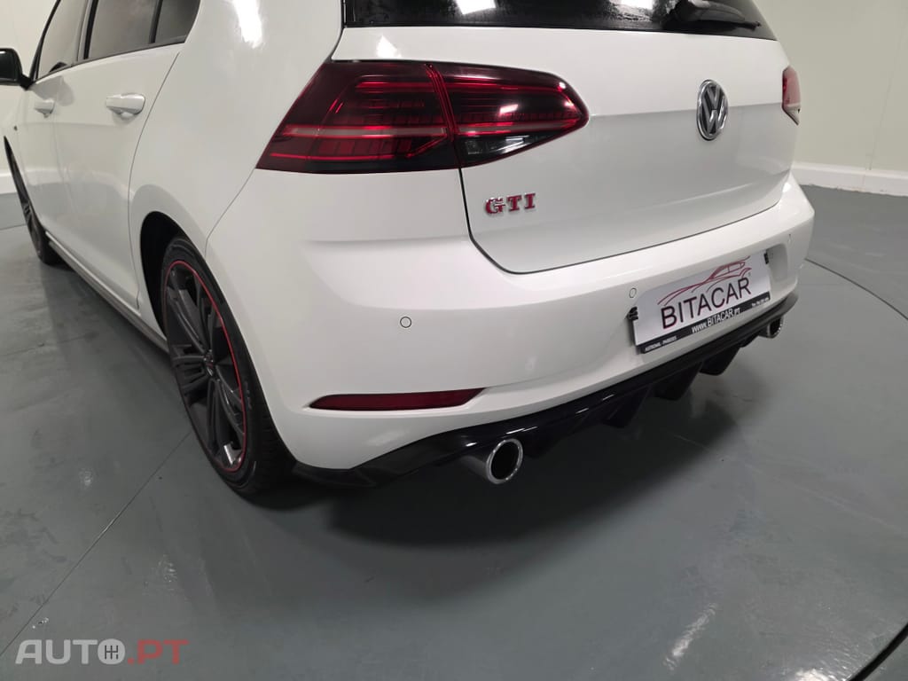 Volkswagen Golf 2.0 TSI GTI DSG Performance