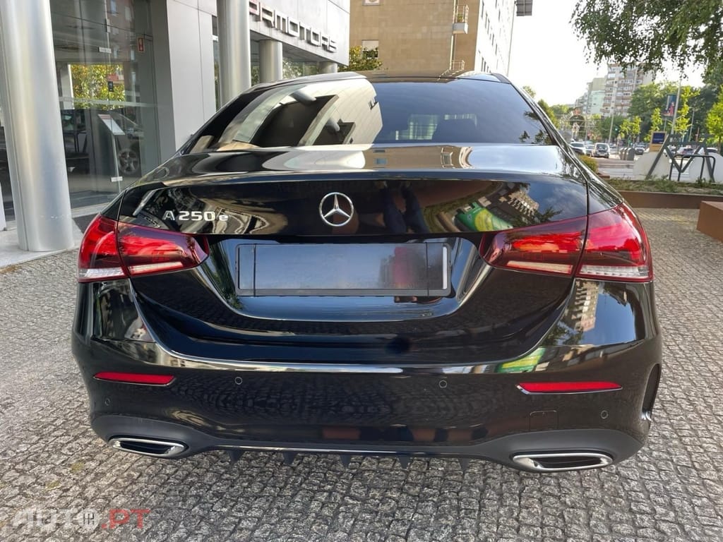 Mercedes-Benz A 250 e AMG Line