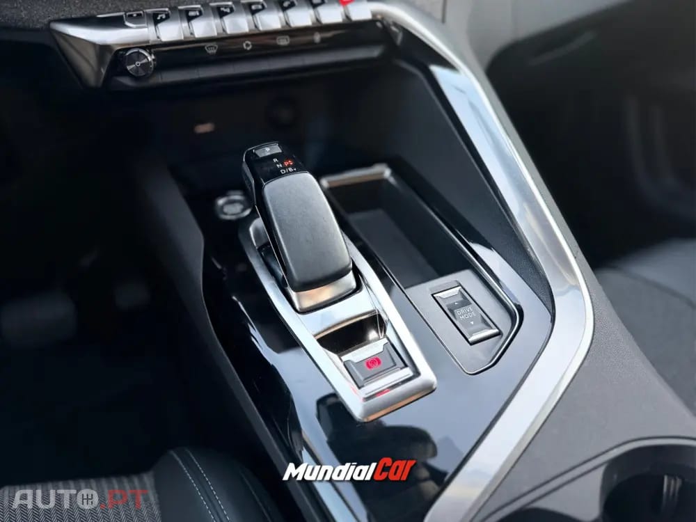 Peugeot 3008 1.6 Hybrid Allure e-EAT8