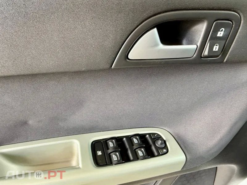 Volvo V50 1.6 D Momentum — fotografia 15