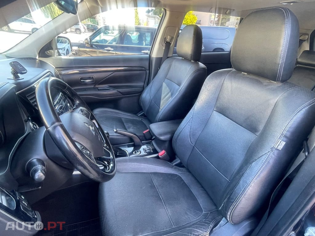 Mitsubishi Outlander 2.2 DI-D Instyle Navi
