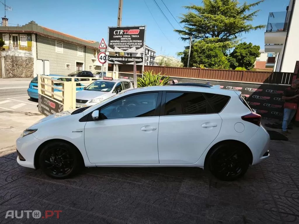 Toyota Auris 1.8 HSD Comfort+J17