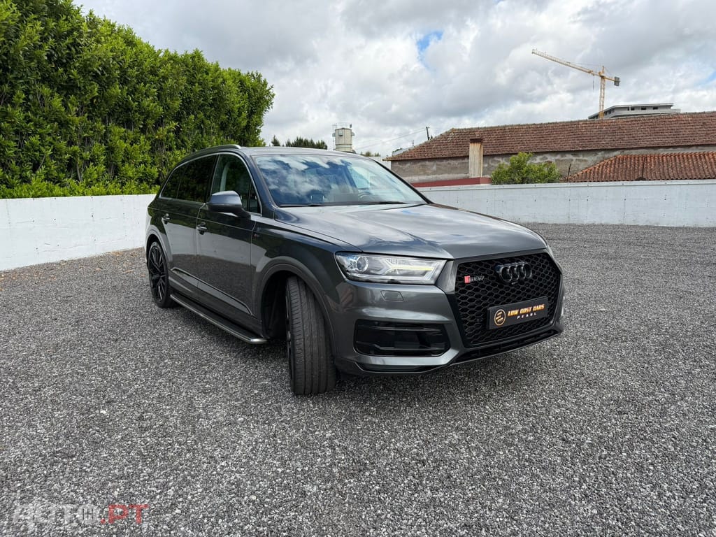 Audi Q7 3.0 TDI quattro tiptronic 7L