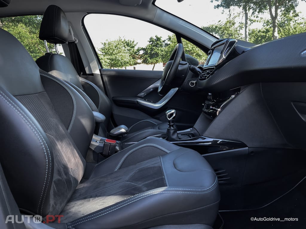 Peugeot 2008 PureTech 110 Stop&Start Crossway