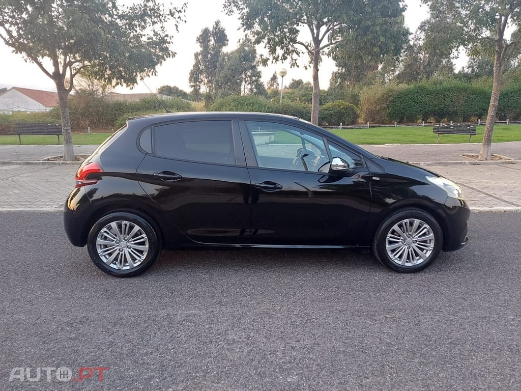 Peugeot 208 1.6 BlueHDi Style