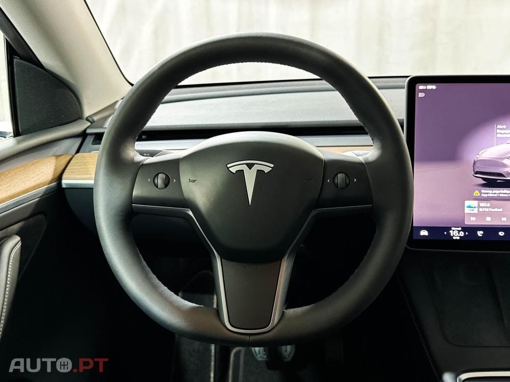Tesla Model Y Long Range Dual Motor AWD