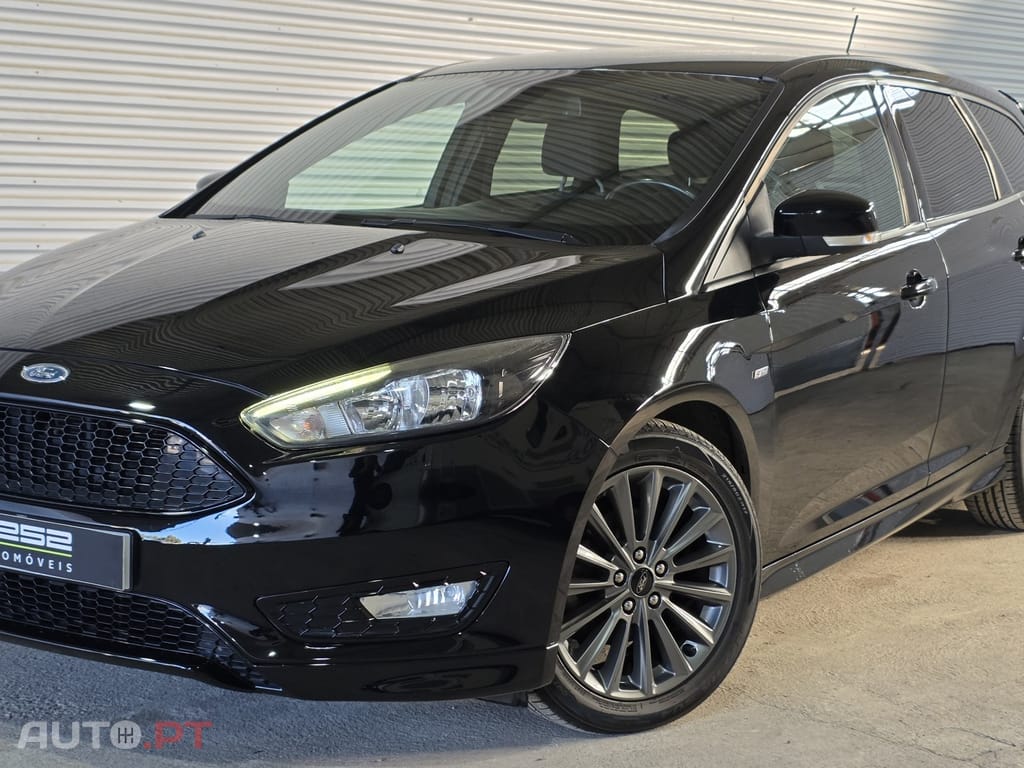Ford Focus SW 1.5 TDCi EcoBlue ST-Line