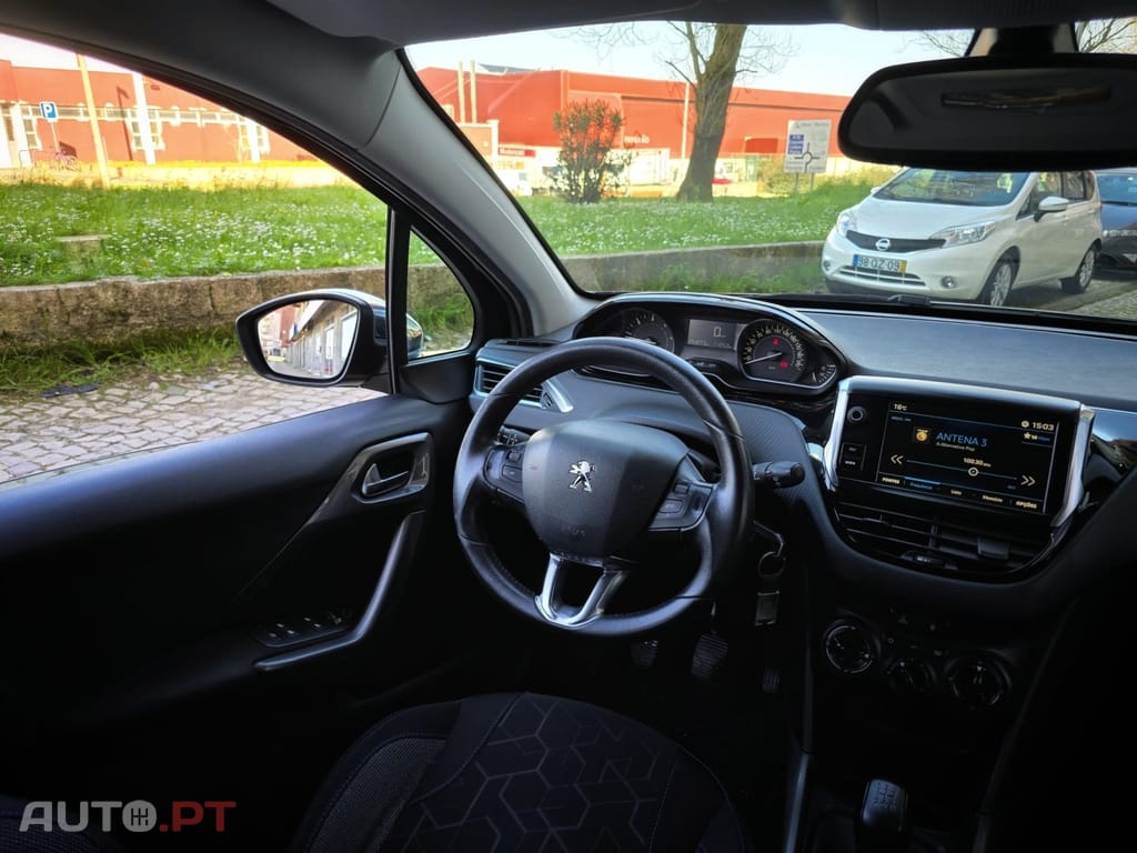 Peugeot 2008 1.6 BlueHDi Style