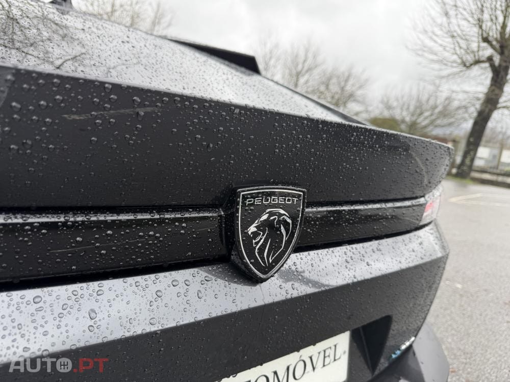 Peugeot 408 1.6 Hybrid Allure Pack e-EAT8