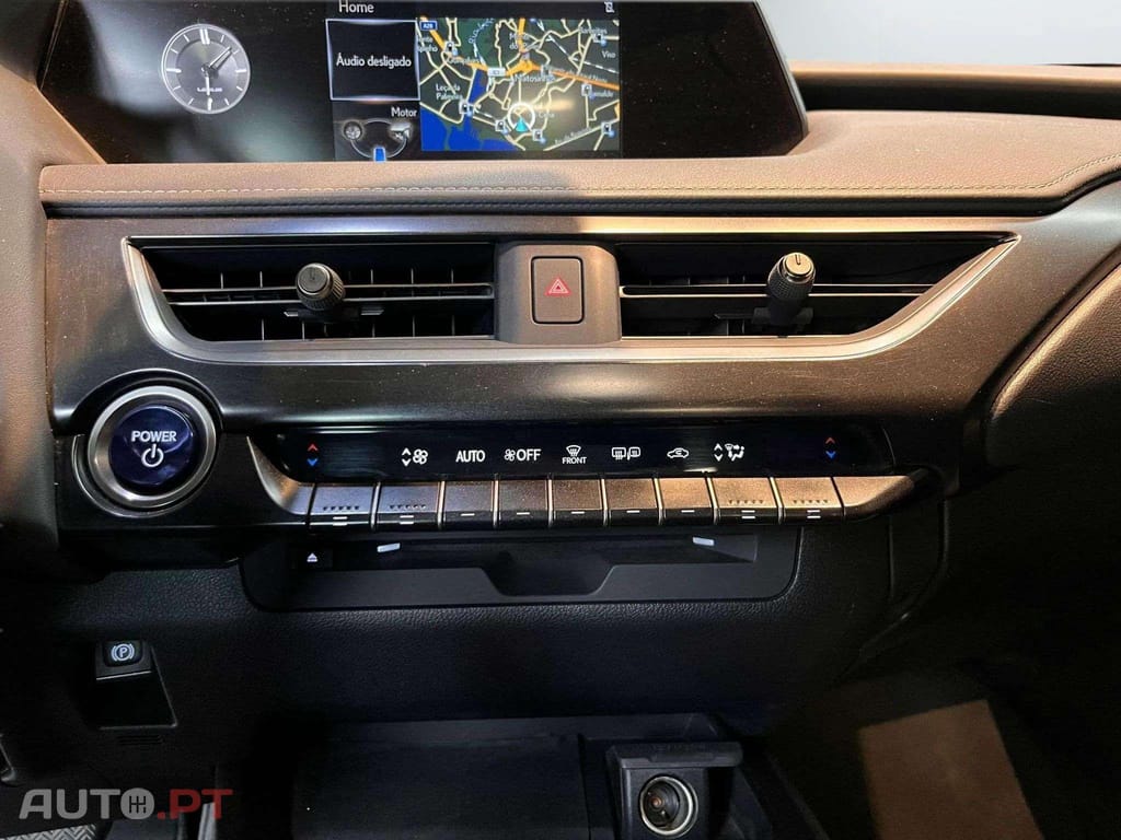 Lexus UX Business