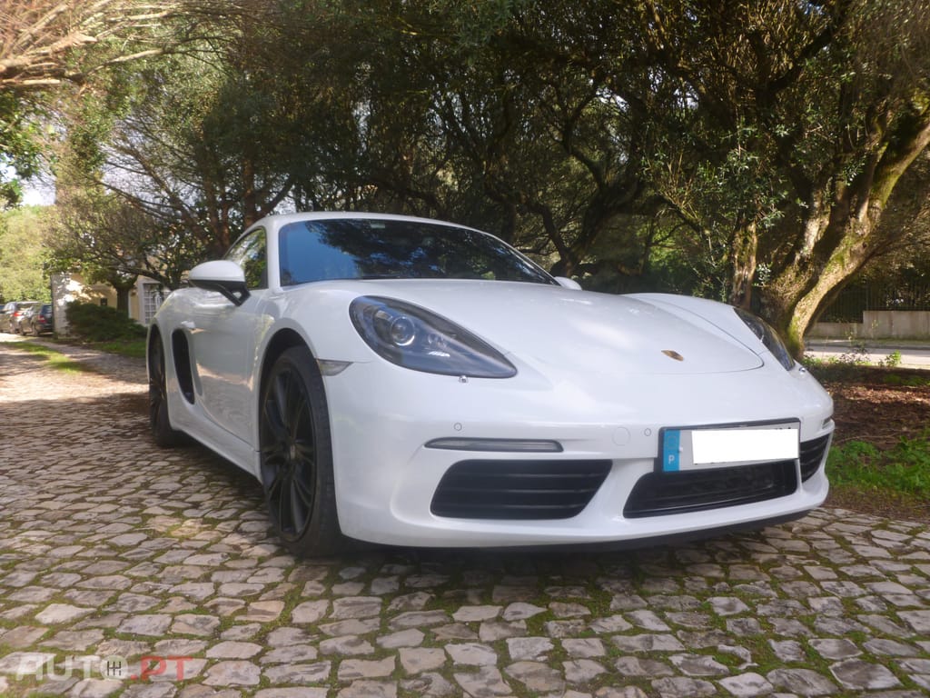 Porsche Cayman 718 2.0