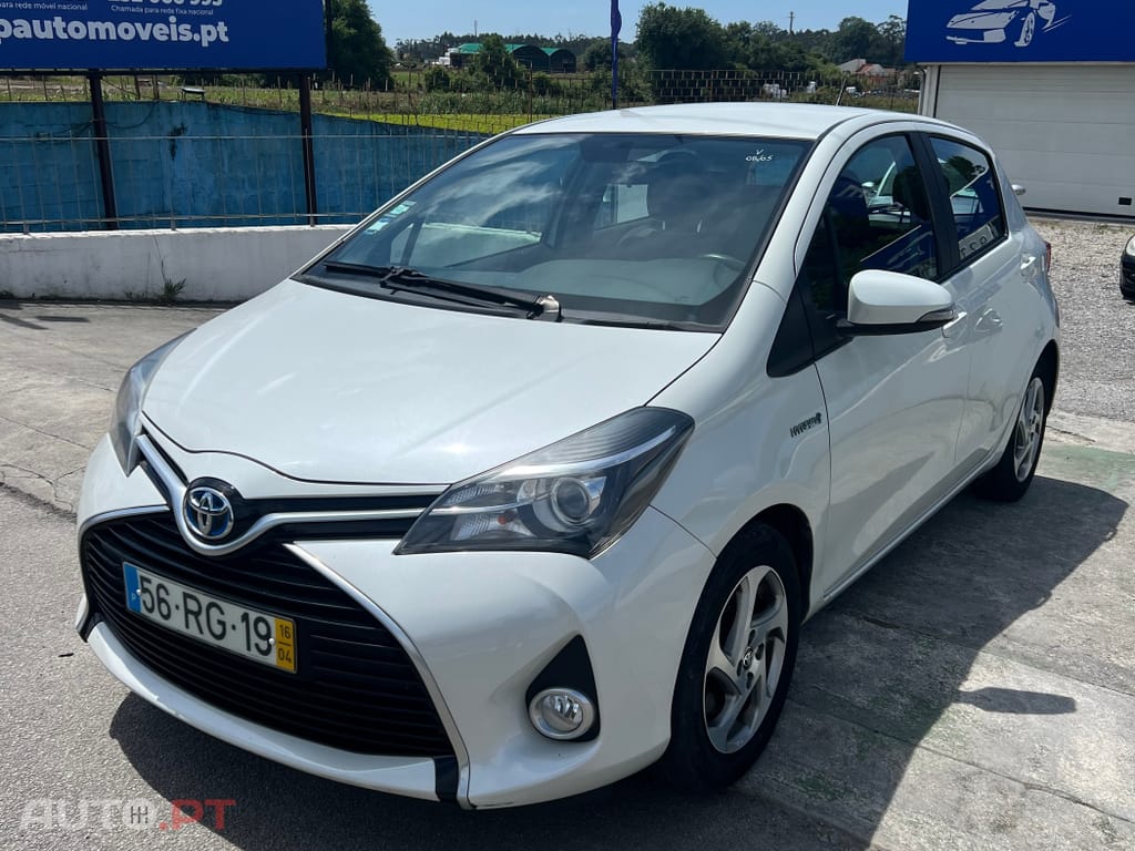 Toyota Yaris Hybrido automático