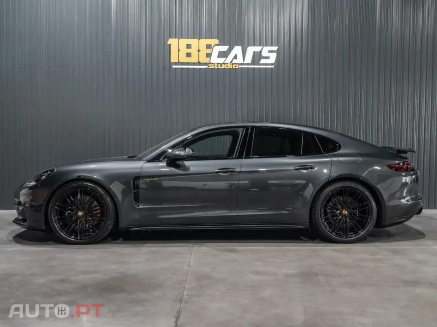 Porsche Panamera 4 E-Hybrid