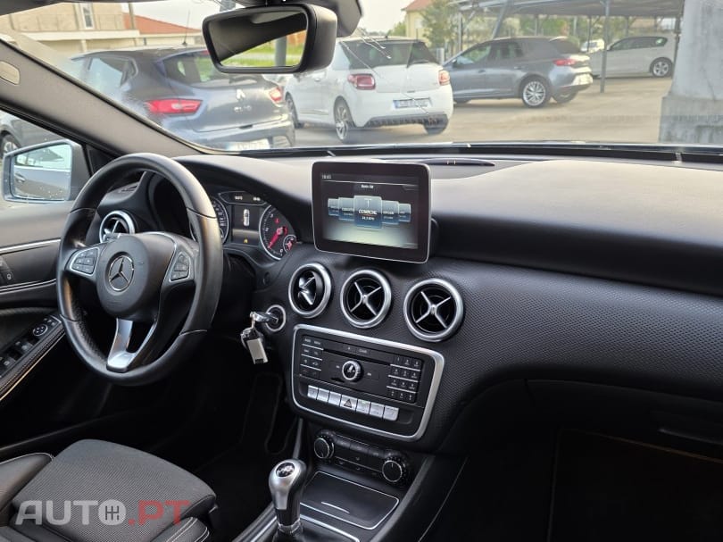 Mercedes-Benz A 180 d — fotografia 11