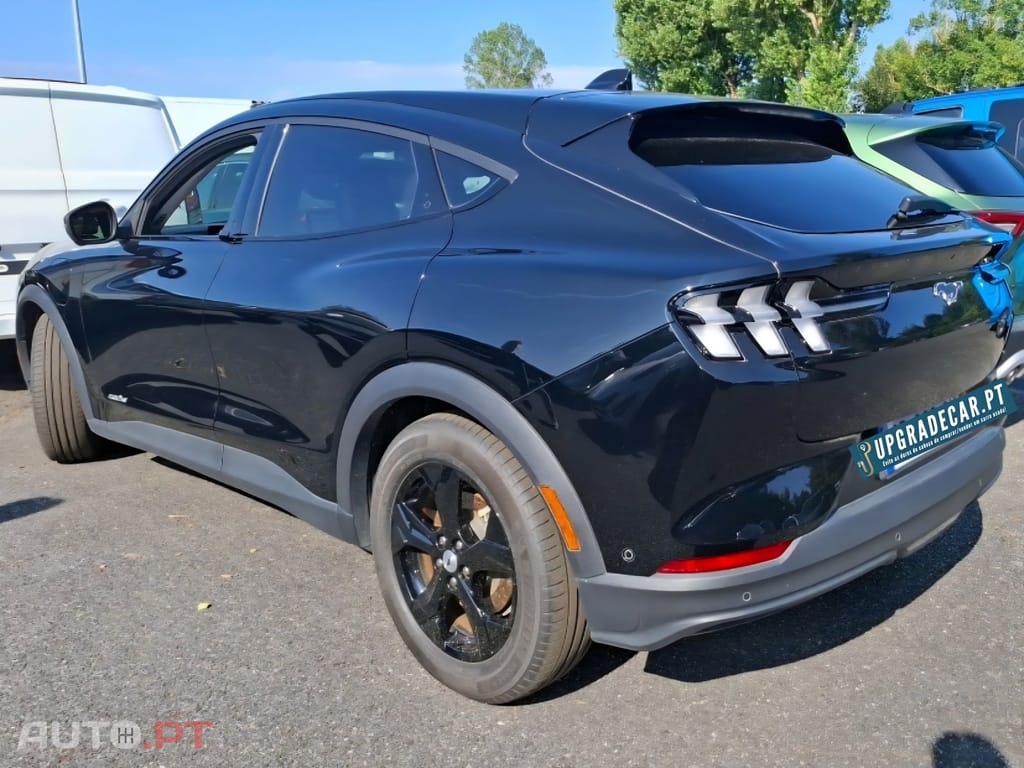 Ford Mustang Mach-E Standard