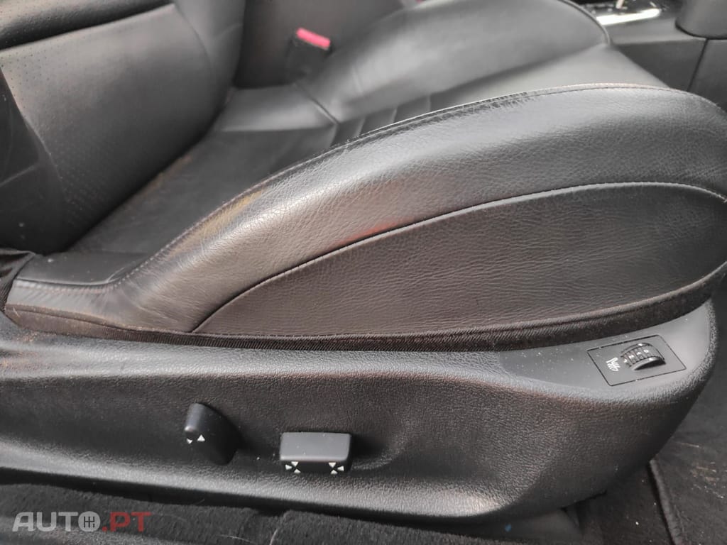 Peugeot 407 Coupé 2.7 HDi V6 AM6