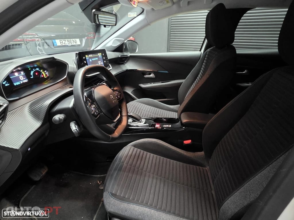 Peugeot E-208 50 kWh Style