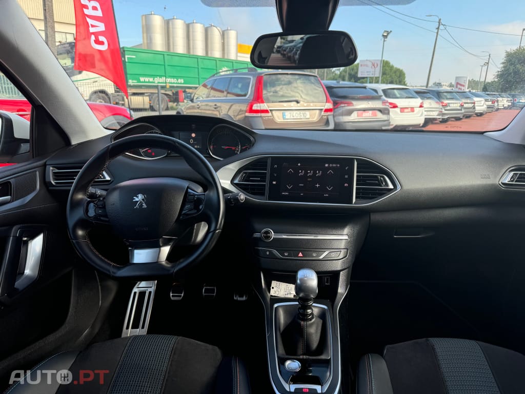 Peugeot 308 PureTech 130 GPF Stop & Start Tech Edition
