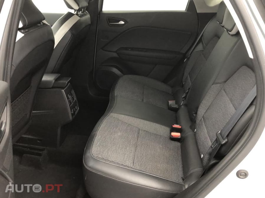 Renault Captur 1.6 E-Tech Intens