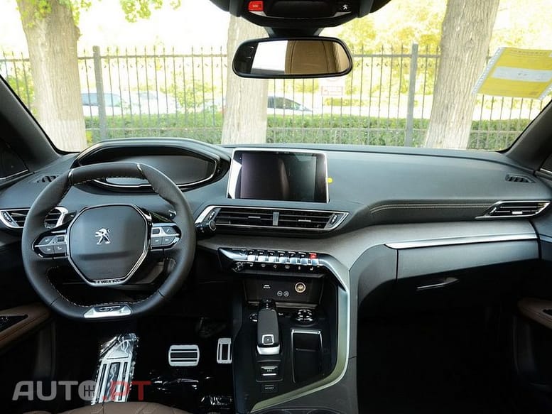 Peugeot 5008 1.5 BlueHDi Allure EAT8