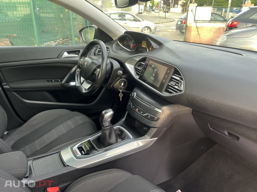 Peugeot 308 1.6 e-HDi Allure