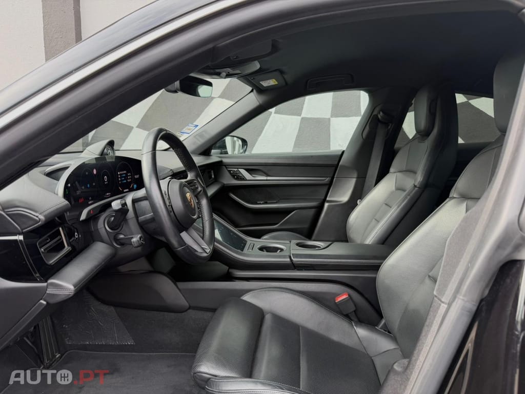 Porsche Taycan 4S Black Edition