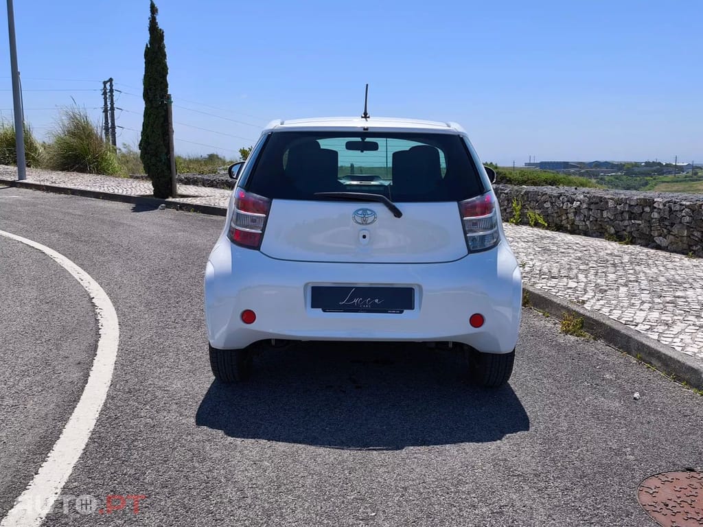 Toyota iQ 1.0 VVT-i