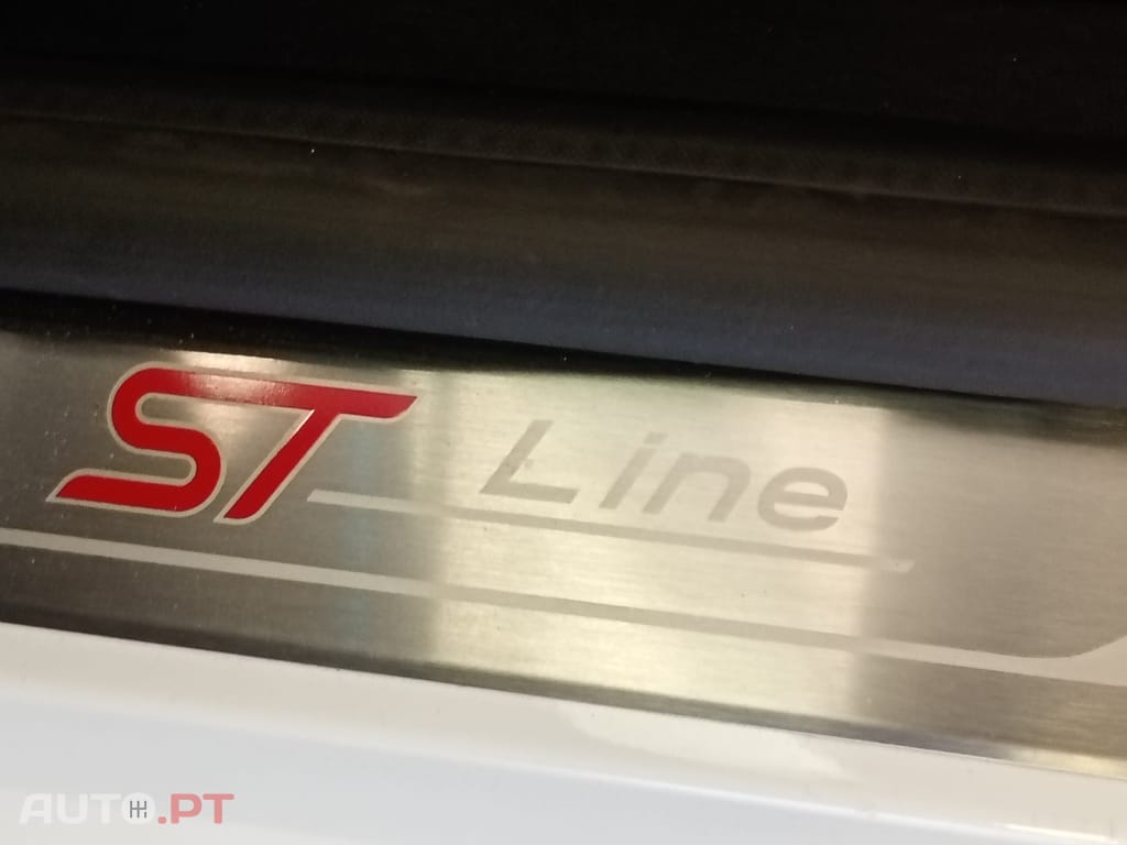 Ford Puma 1.0 EcoBoost mHEV ST-Line