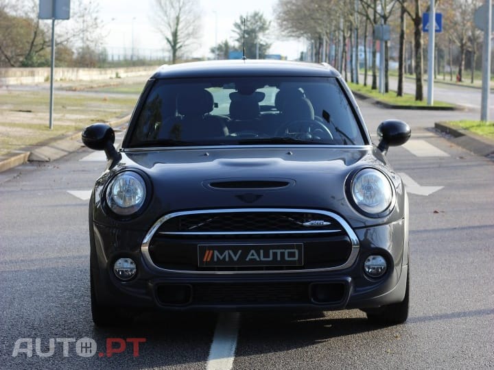 MINI Cooper Cooper SD Auto Desportiva