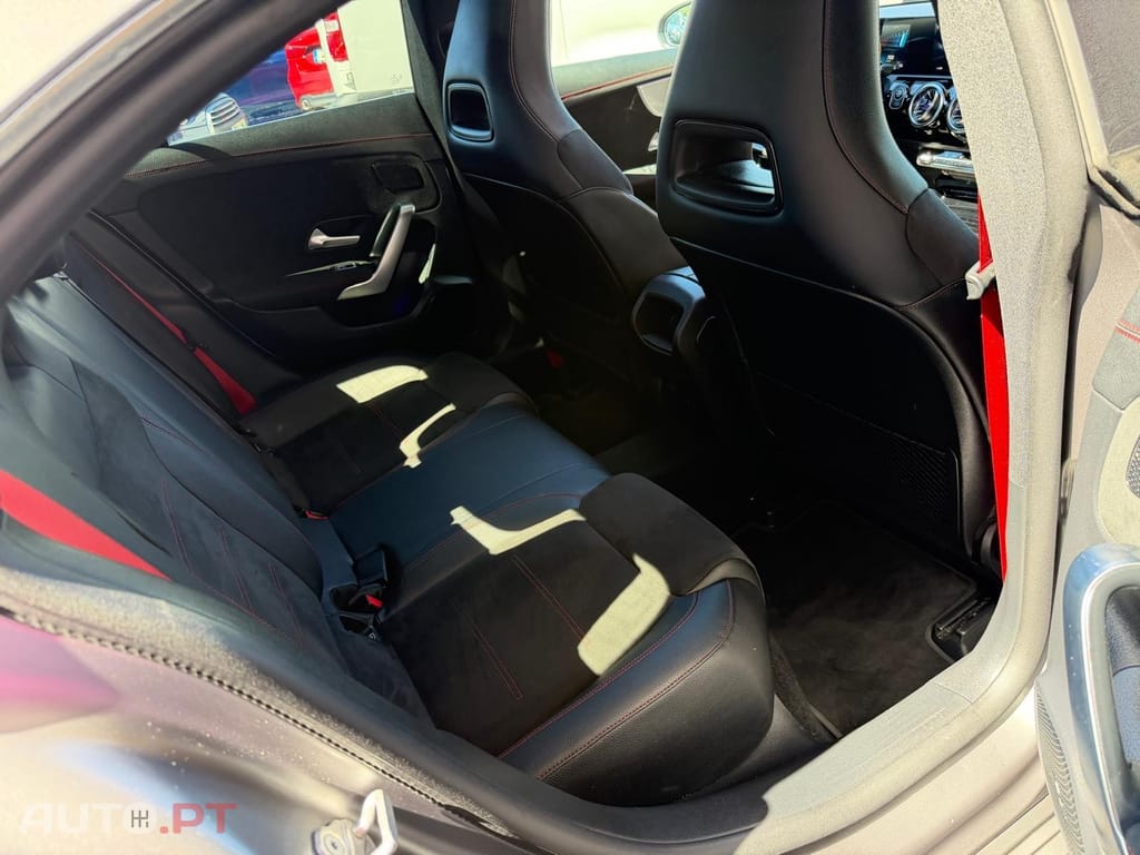Mercedes-Benz CLA 35 AMG 4Matic Speedshift 7G-DCT