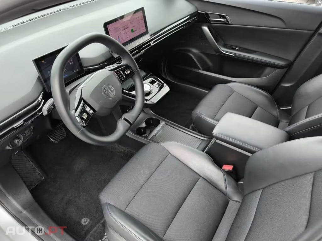 MG MG4 Luxury 64 kWh I.V.A DEDUTIVEL 