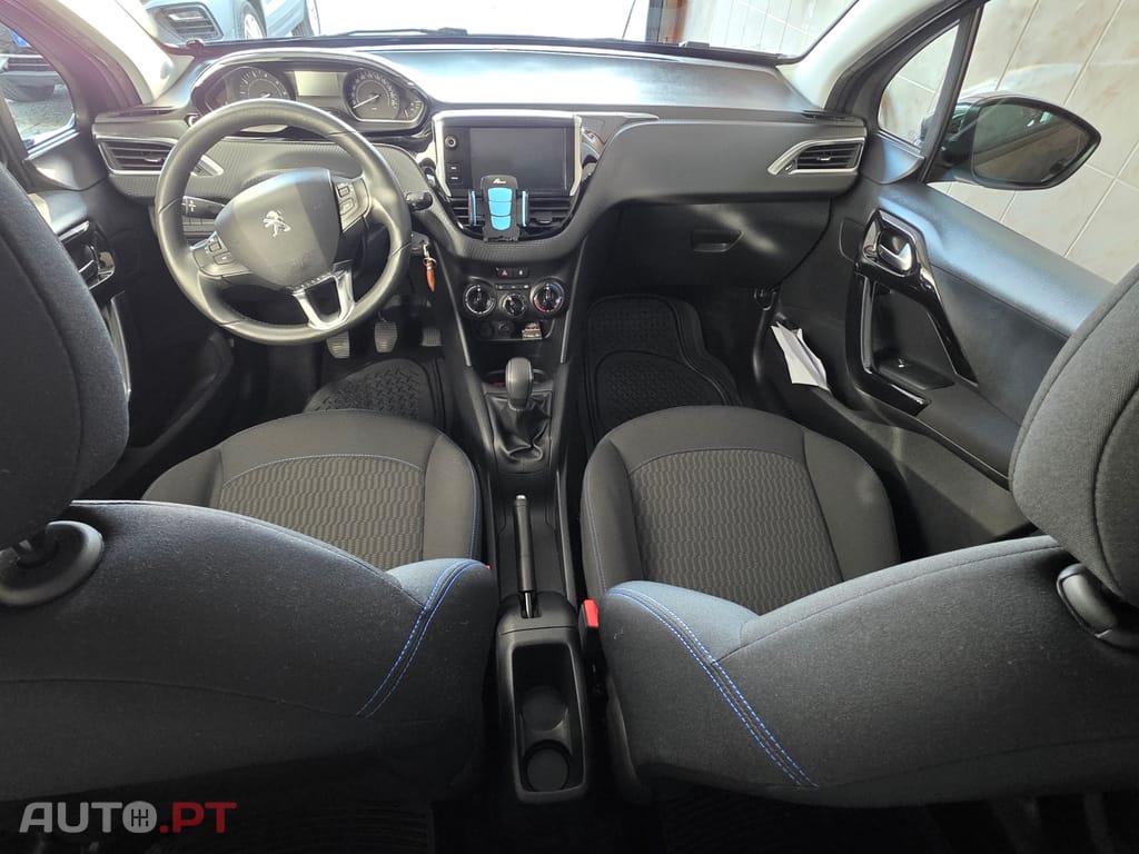 Peugeot 208 1.2 STYLE