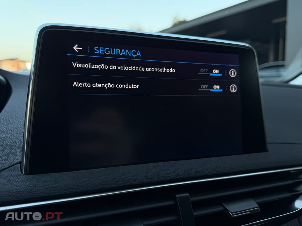 Peugeot 3008 1.5 BlueHDi Active