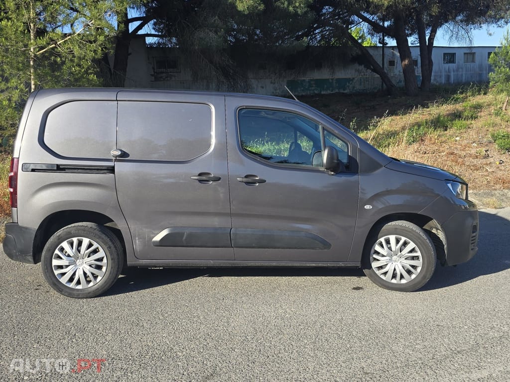 Peugeot Partner 1.5 BlueHDi Asphalt Standard EAT8