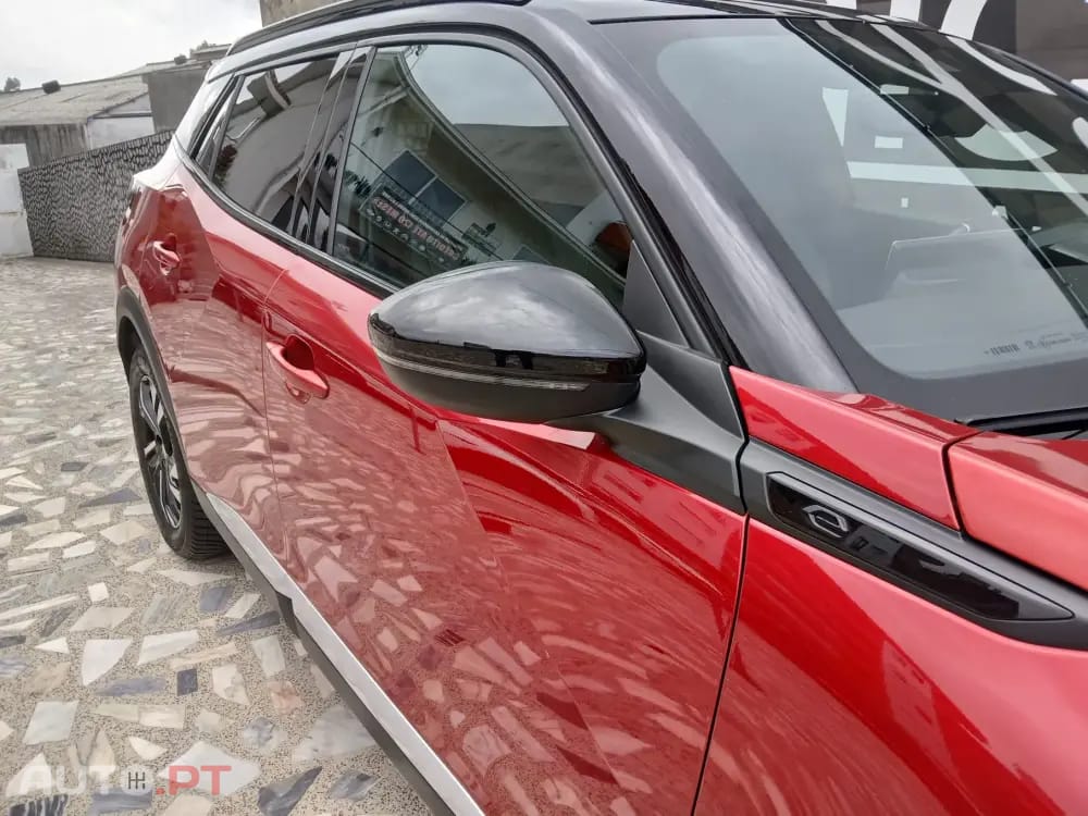 Peugeot E-2008 GT