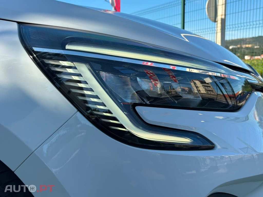 Renault Clio 𝙑 𝟭.𝟬 𝙏𝘾𝙚 𝙀𝙫𝙤𝙡𝙪𝙩𝙞𝙤𝙣 𝘽𝙞-𝙁𝙪𝙚𝙡