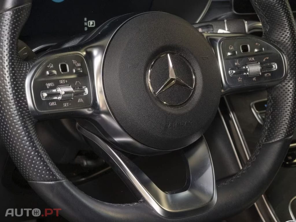 Mercedes-Benz GLC 300 I.V.A DEDUTIVEL de 4M AMG