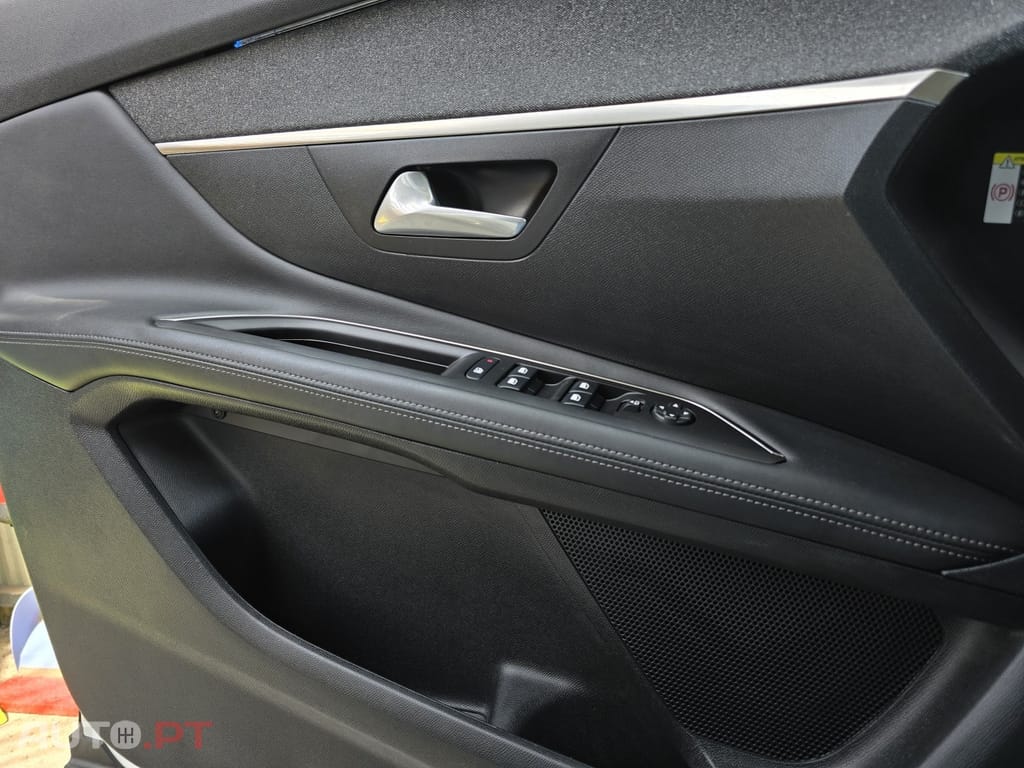 Peugeot 3008 1.2 PureTech Allure EAT8