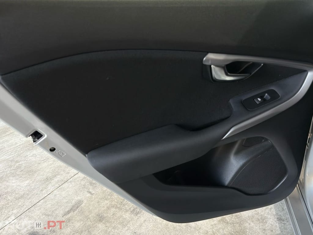 Volvo V40 2.0 D3 Momentum