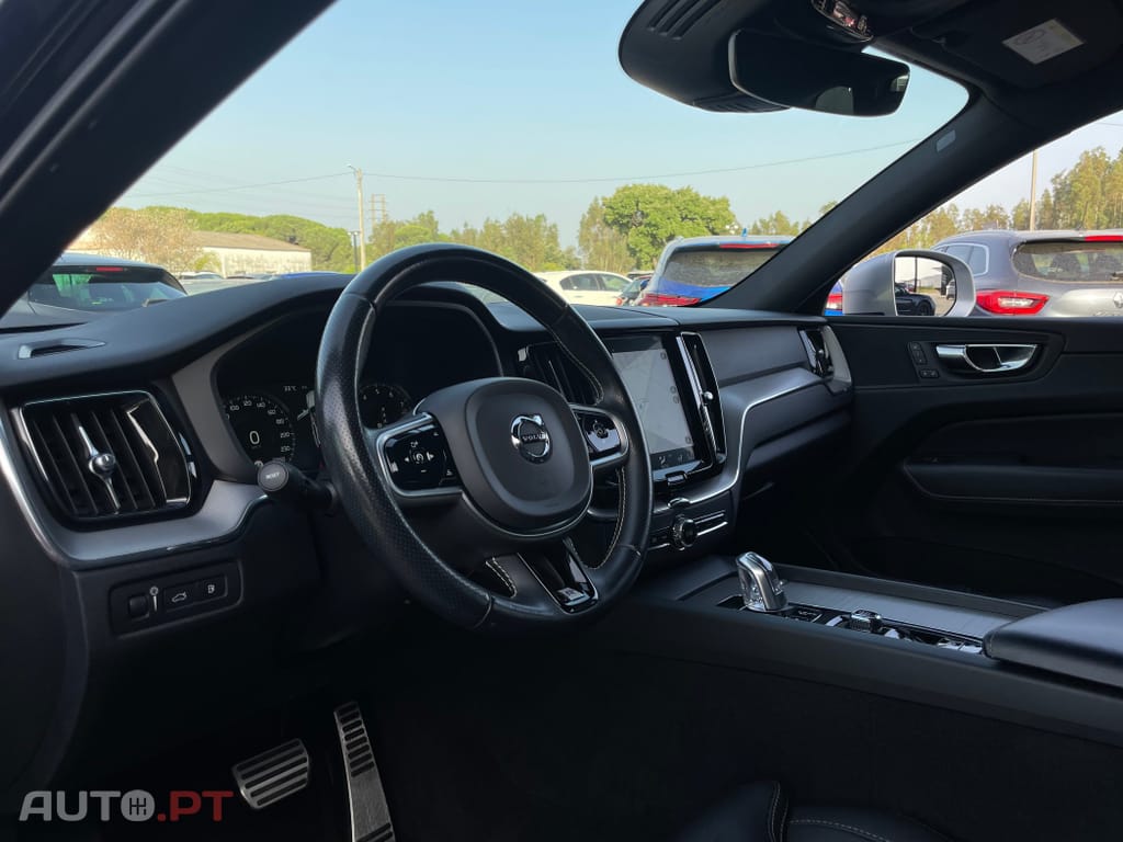 Volvo XC60 2.0 T8 PHEV R-Design AWD