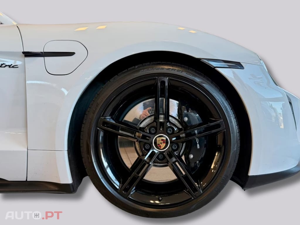 Porsche Taycan I.V.A DEDUTIVEL GTS 