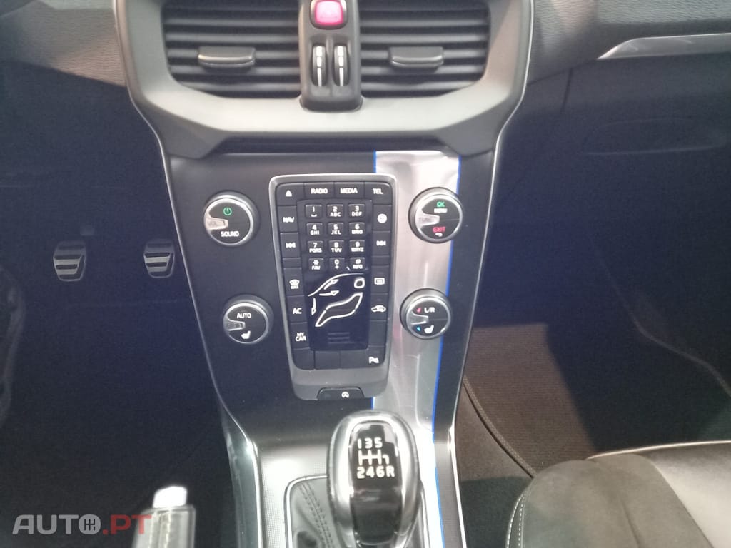 Volvo V40 2.0 D2 R-Design