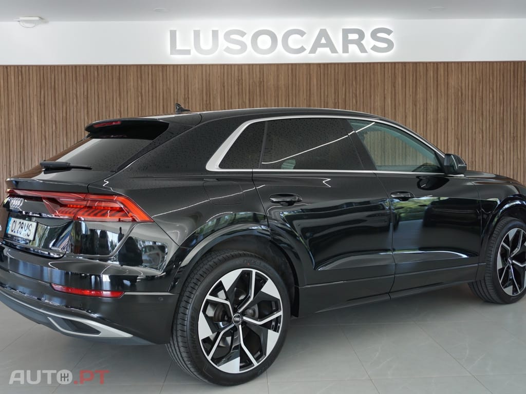 Audi Q8 55 TFSIe quattro Tiptronic competition plus