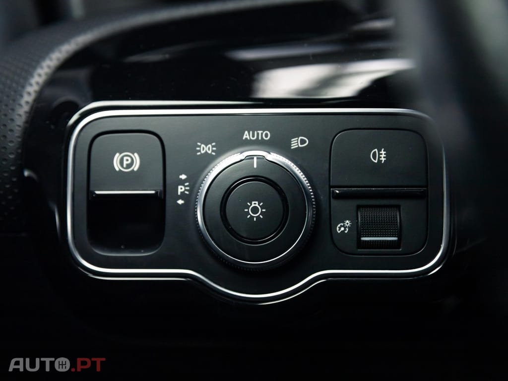 Mercedes-Benz A 250 e AMG Line