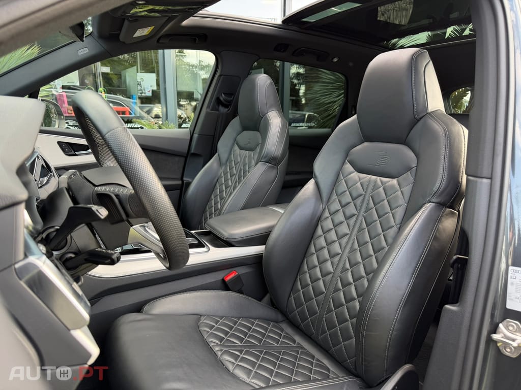 Audi Q7 60 TFSIe quattro S line Tiptronic