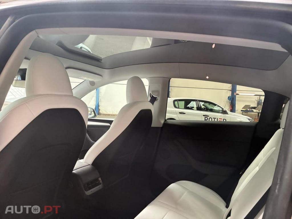 Tesla Model Y Long-Range Dual Motor AWD