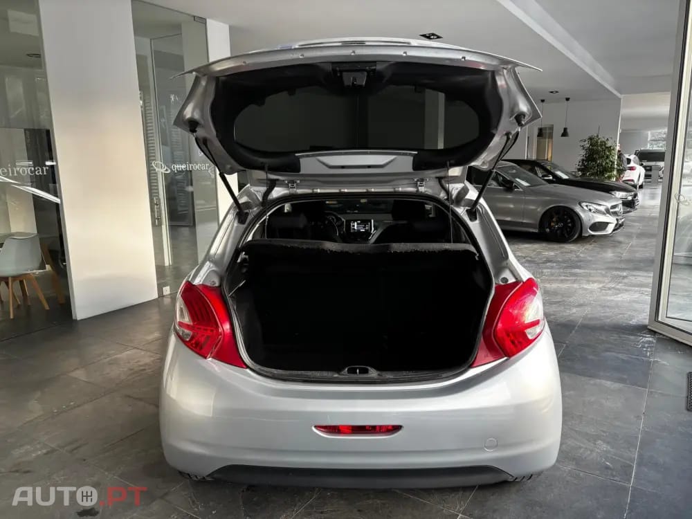 Peugeot 208 1.2 VTi Access