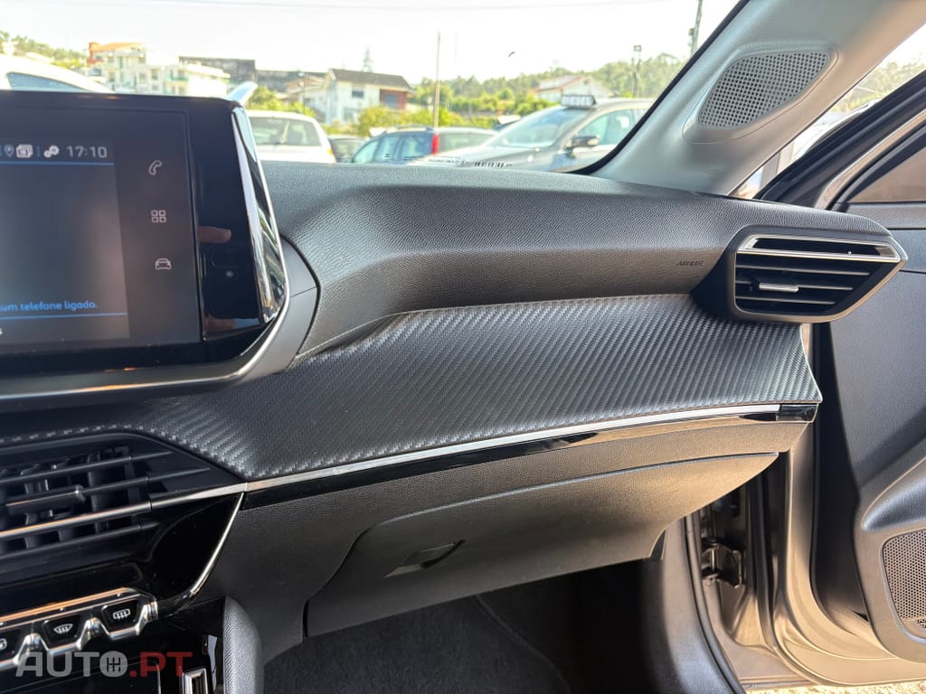 Peugeot 208 1.2 PureTech Allure Pack EAT8
