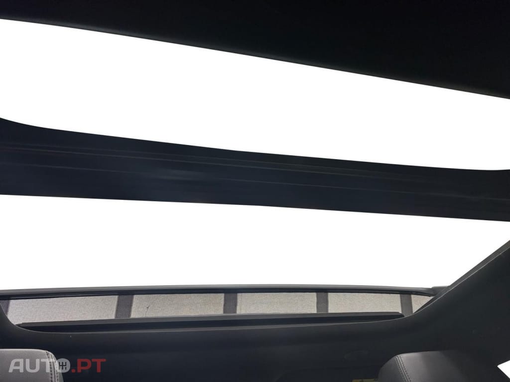 Land Rover Evoque 1.5 P300e AWD R-Dynamic S Auto